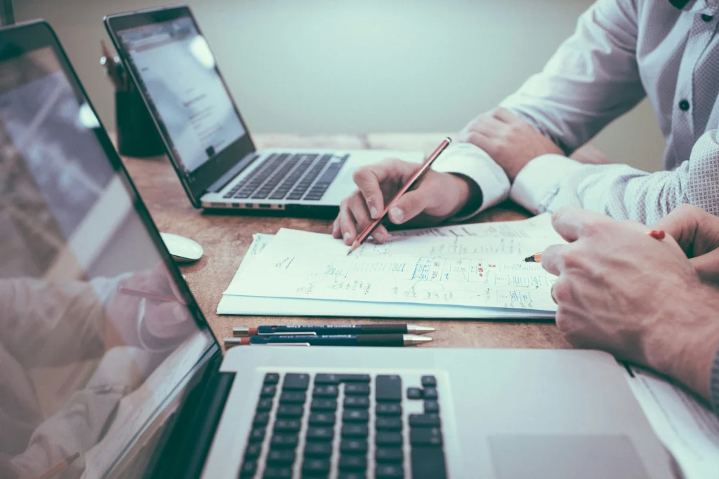 toma de decisiones empresariales estratégicas en marketing digital